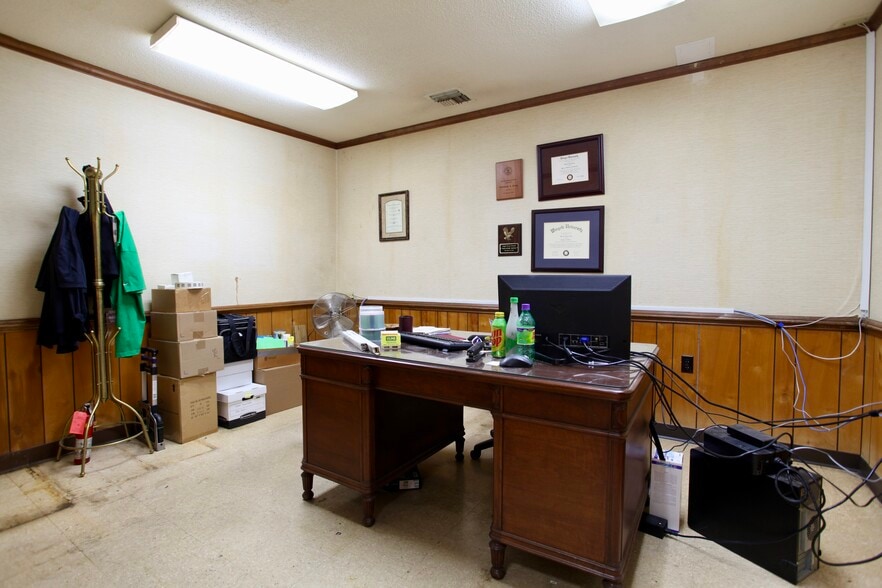 More Photos Of 360 Old Salisbury-concord Rd, Concord Distribution For Sale