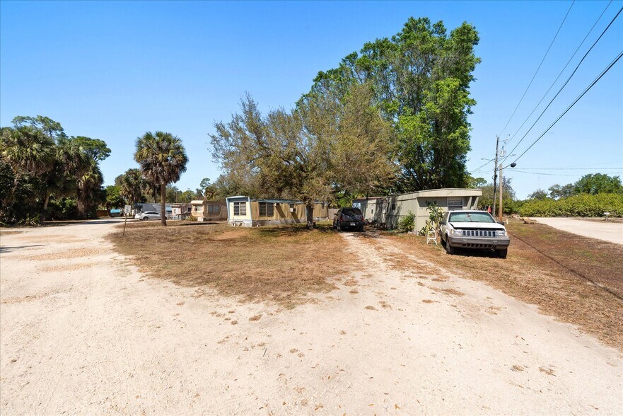 More Photos Of 380 San Jose St, North Fort Myers Manufactured Housing Mobile Home Park For Sale