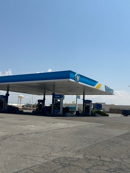 More Photos Of 1620 Carlisle Blvd SE, Albuquerque General Retail For Sale