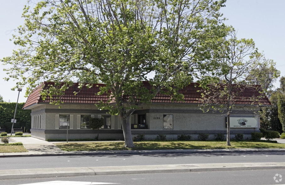 Primary Photo Of 2294 Industrial Pky W, Hayward Restaurant For Lease