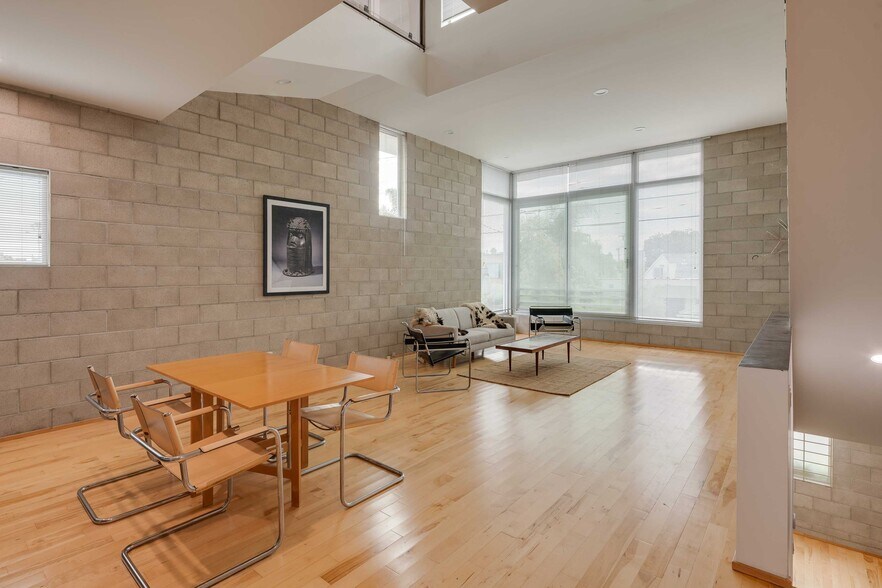More Photos Of 717 N Highland Ave, Los Angeles Flex For Sale