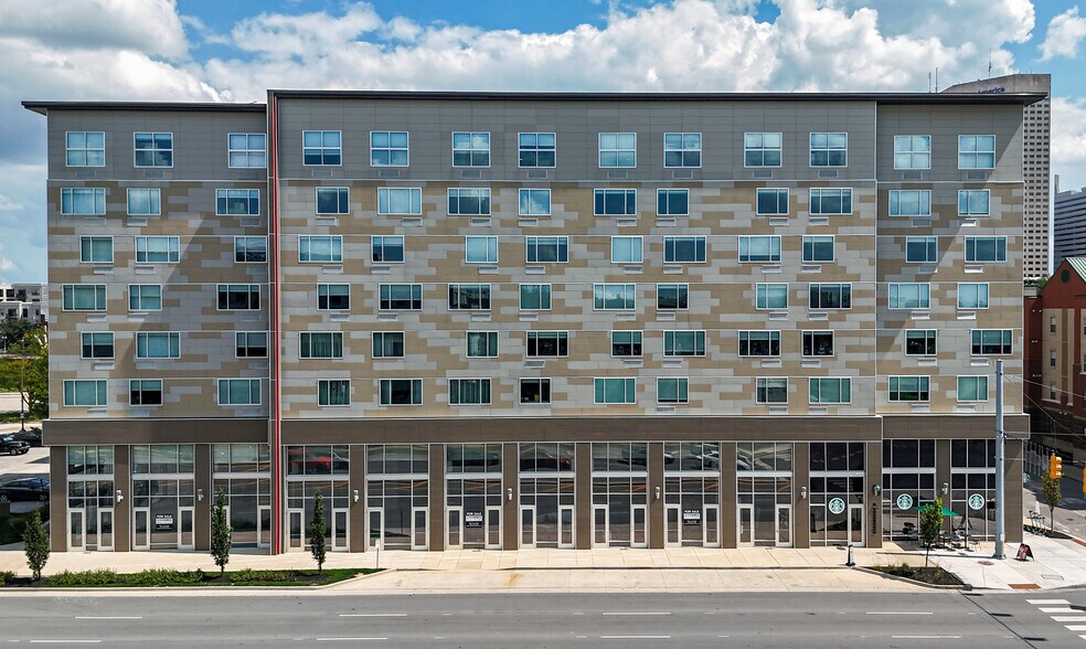 More Photos Of 414 W Vermont St, Indianapolis Hotel For Lease