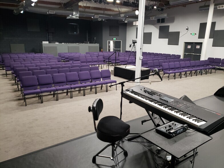 More Photos Of 7624 Varna Ave, North Hollywood Religious Facility For Lease