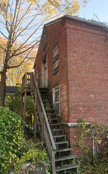 More Photos Of 5 Norwich Rd, East Haddam Freestanding For Sale