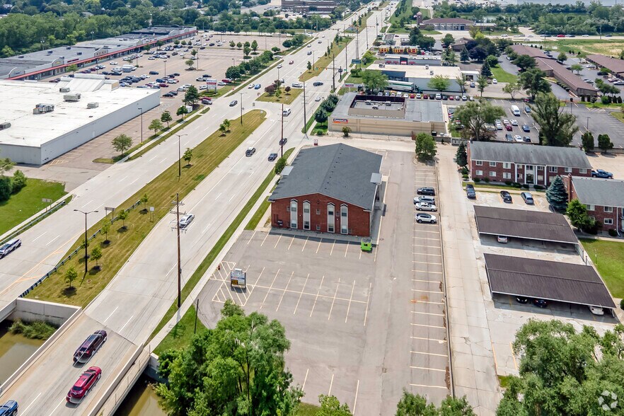 More Photos Of 39393 Van Dyke Ave, Sterling Heights Office For Lease