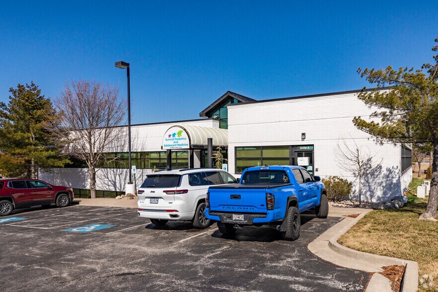 More Photos Of 3171 NE Carnegie Dr, Lee's Summit Office For Sale
