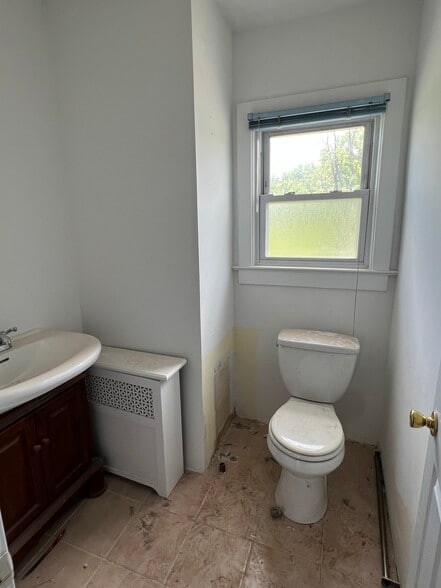 More Photos Of 588 US Highway 46, Fairfield Medical For Sale