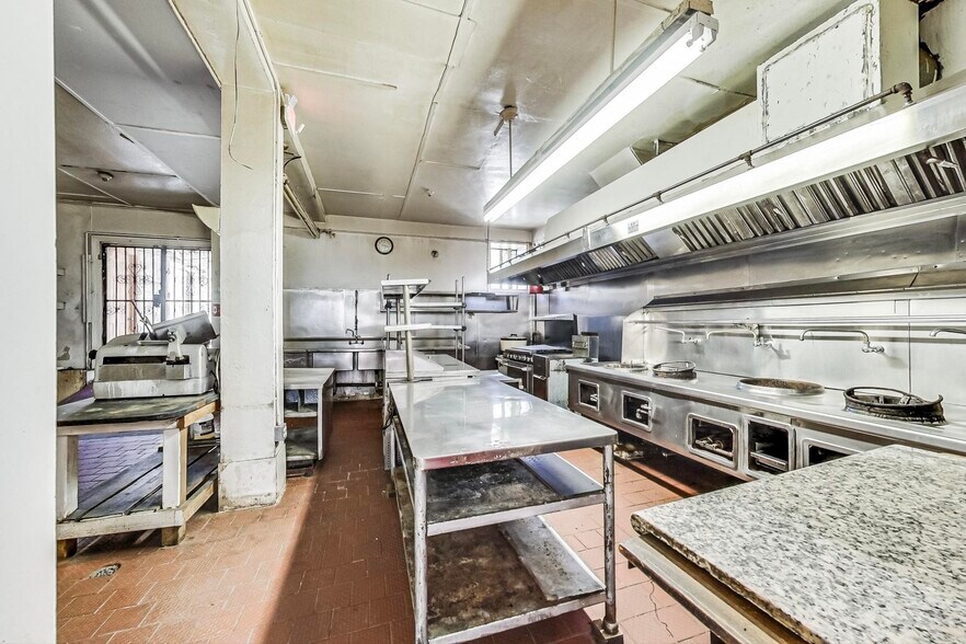 More Photos Of 2811-2815 Telegraph Ave, Berkeley Storefront Retail Residential For Sale