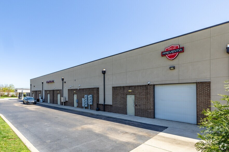 More Photos Of 2563 Nashville Hwy, Columbia Storefront Retail Office For Lease