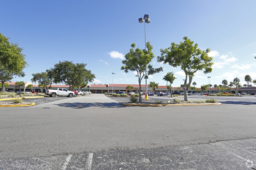 More Photos Of 6463-6501 102nd Ave, Pinellas Park Storefront For Lease