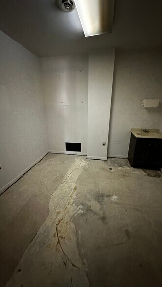 More Photos Of 156 NJ-45, Mannington Township Storefront Retail Office For Lease