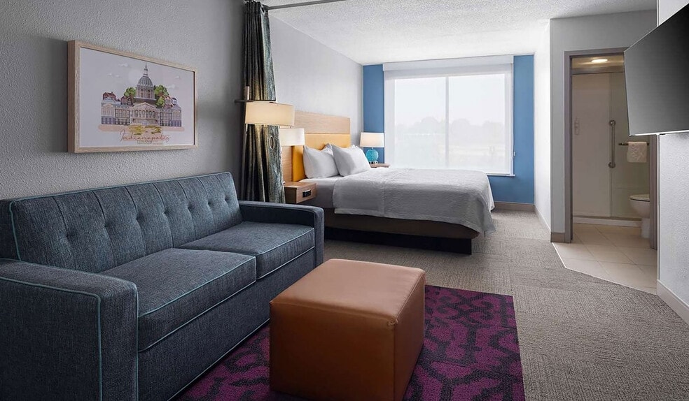 More Photos Of 9104 Keystone Crossing, Indianapolis Hotel For Sale