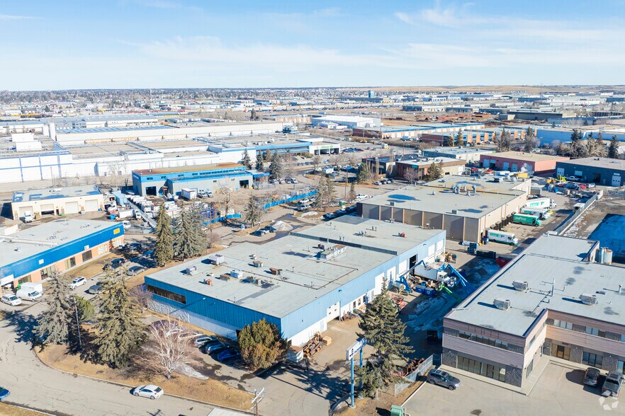 More Photos Of 5920 35th St SE, Calgary Light Distribution For Lease