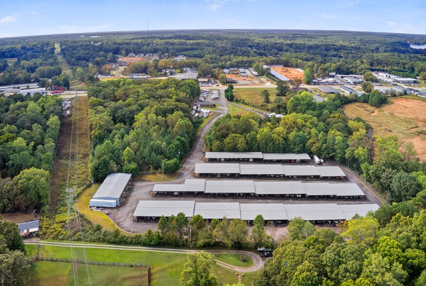 More Photos Of 6005 Lanier Islands Pkwy, Buford Self Storage For Sale