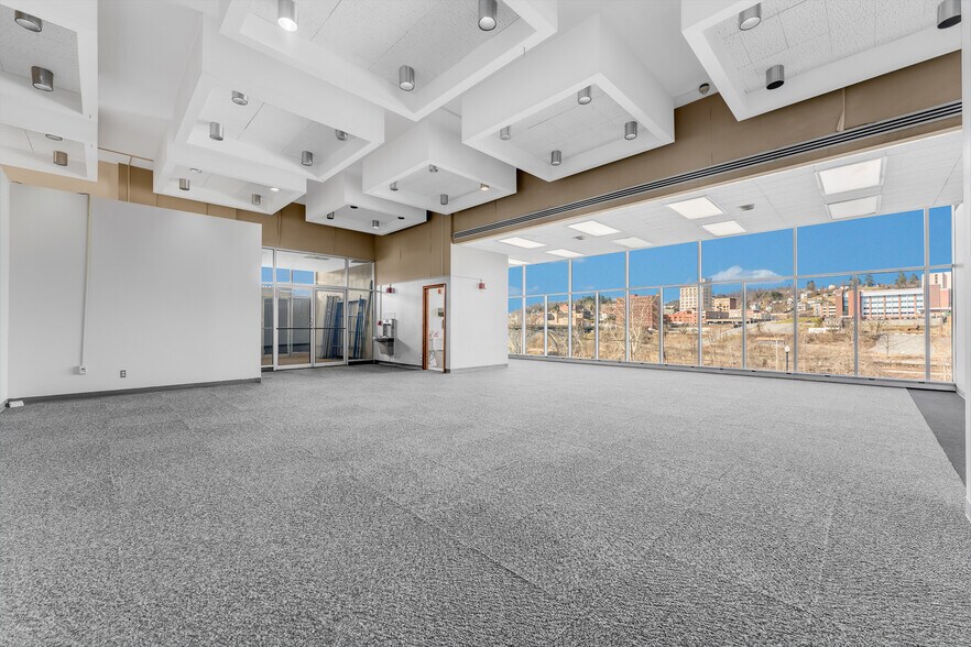 More Photos Of 214 Merchant St, Fairmont Bank For Sale