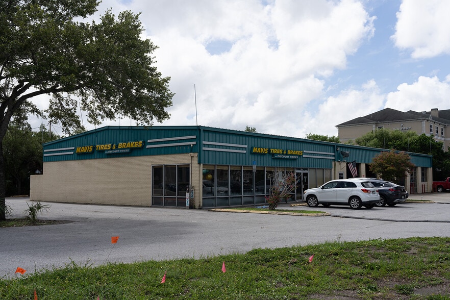 More Photos Of 5660 W Waters Ave, Tampa Auto Repair For Sale