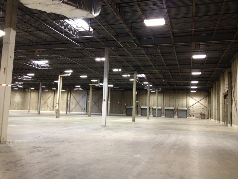 More Photos Of 1170 Valley Brook Ave, Lyndhurst Warehouse For Lease
