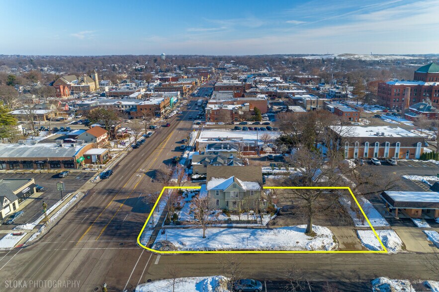 More Photos Of 428 W State St, Geneva General Retail For Sale