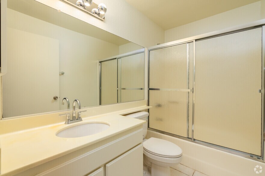 More Photos Of 10621 Valley Spring Ln, North Hollywood Apartments For Sale