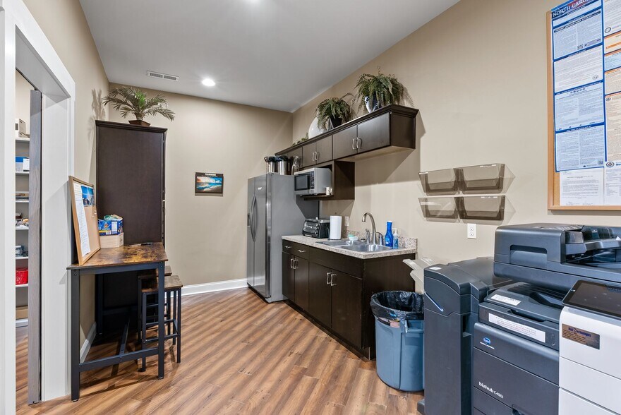 More Photos Of 798 Dogwood Rd, Asheville Office For Sale