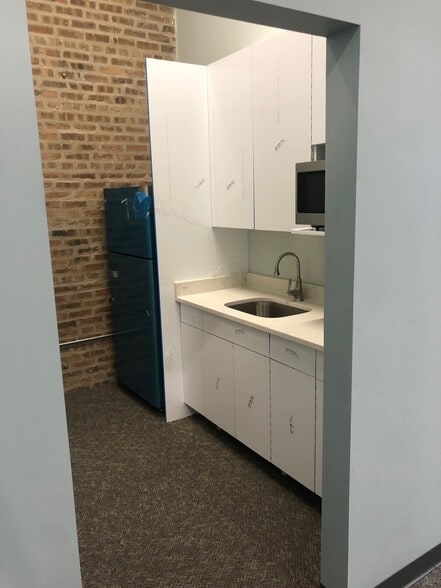 More Photos Of 2241-2245 S Michigan Ave, Chicago Loft Creative Space For Sale