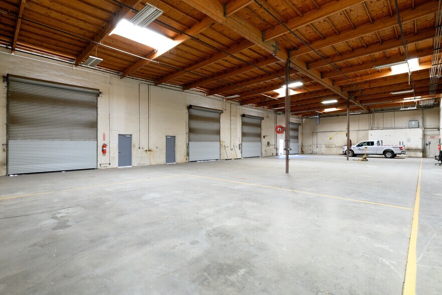 More Photos Of 1780 E Lemonwood Dr, Santa Paula Manufacturing For Lease