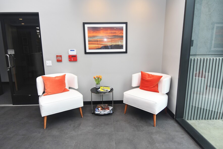 More Photos Of 1111 S Victory Blvd, Burbank Research And Development For Lease