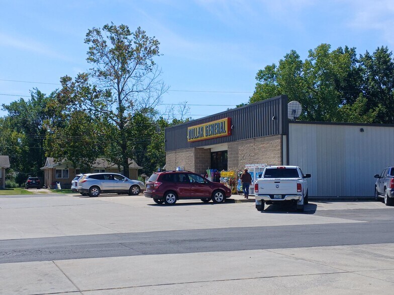 More Photos Of 605 Holly St, Pleasanton General Retail For Sale