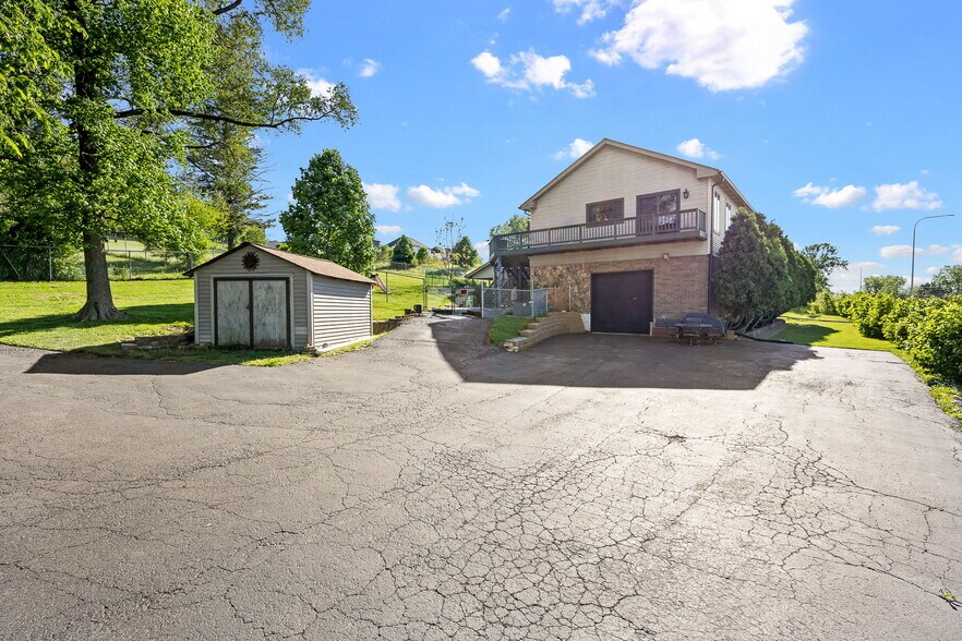 More Photos Of 12820 Main St, Lemont Showroom For Sale