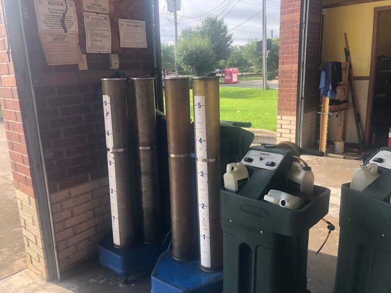 More Photos Of 12250 S Gessner Dr, Houston Auto Repair For Sale