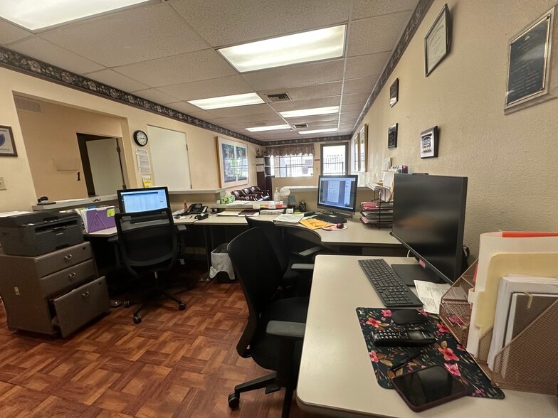 More Photos Of 750 E Latham Ave, Hemet Medical For Sale