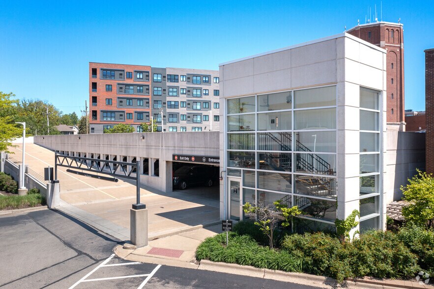 More Photos Of 799 Central Ave, Highland Park Storefront Retail Office For Lease