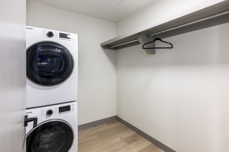 More Photos Of 9999 Elbow Dr, Calgary Apartments For Lease