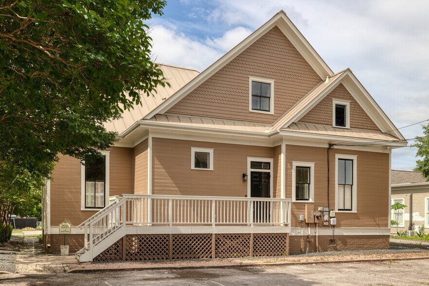 More Photos Of 602 W 13th St, Austin Office For Lease