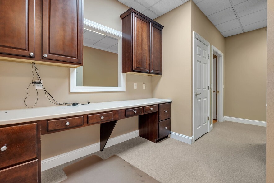 More Photos Of 2104 Delta Way, Tallahassee Office For Sale