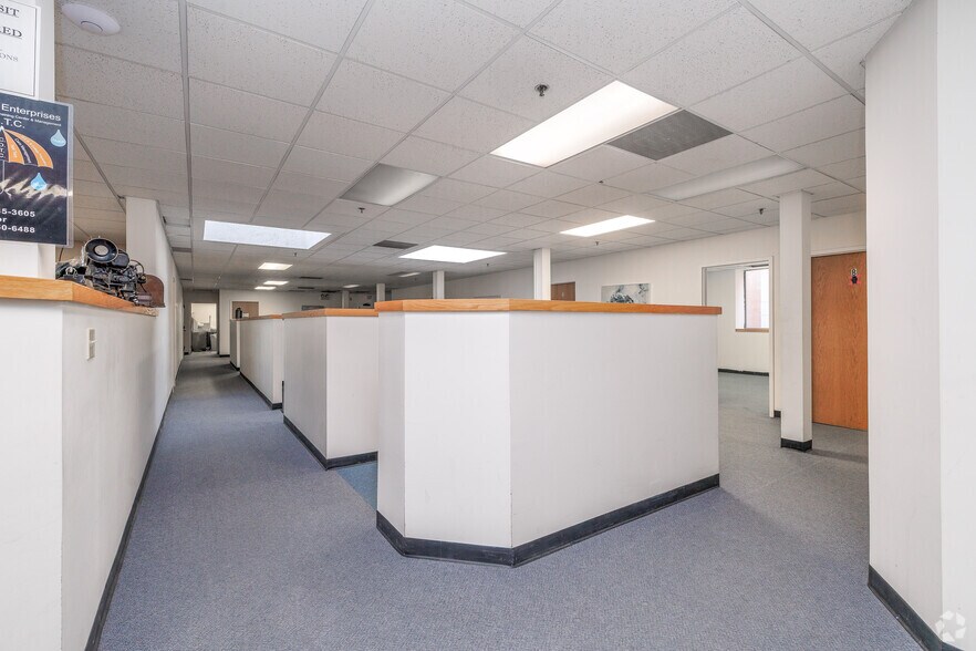 Photo of 1st Floor Ste 333-359 S Salina