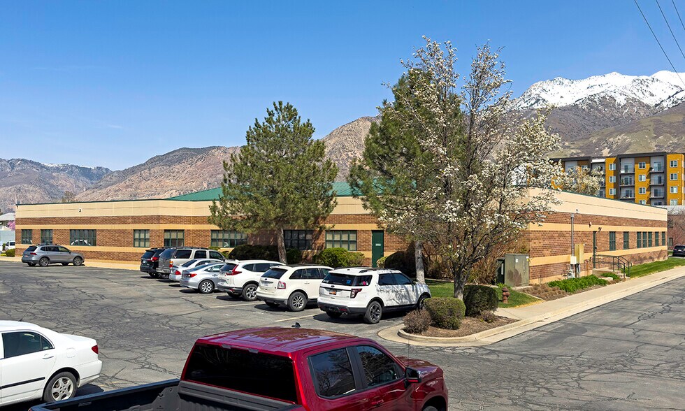 More Photos Of 875 Country Hills Dr, Ogden Medical For Lease