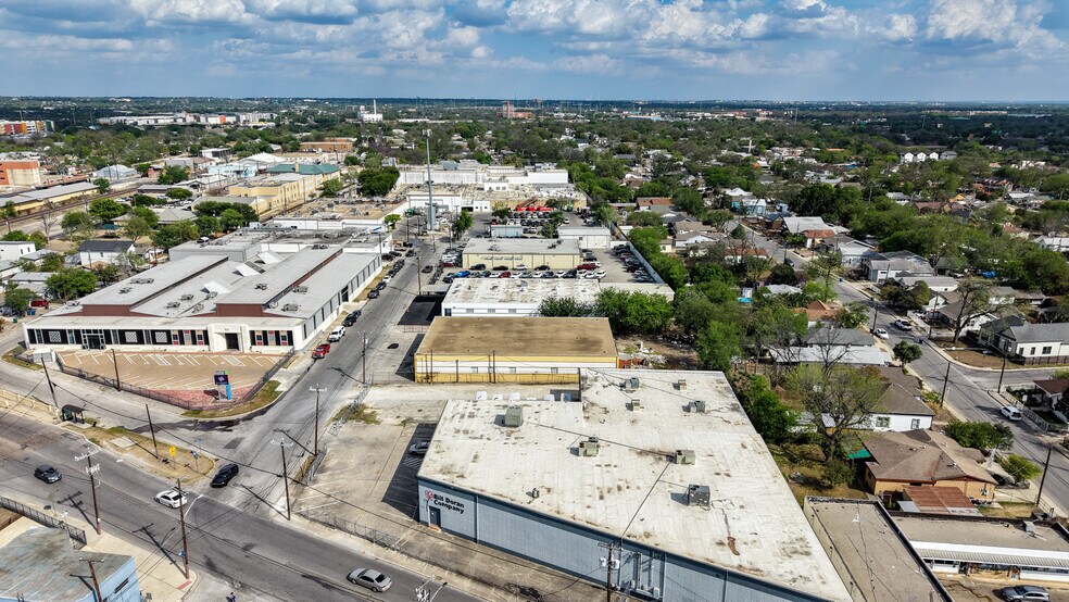 More Photos Of 130 E Zavalla, San Antonio Warehouse For Lease