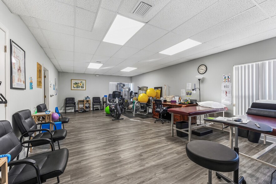 More Photos Of 3417 Tamiami Trl, Port Charlotte Medical For Sale