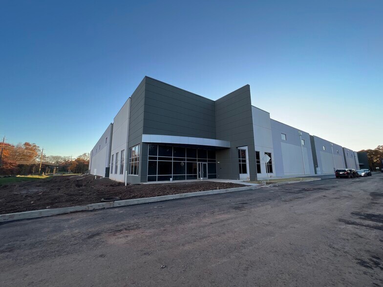 More Photos Of 230 Belmont Dr, Somerset Distribution For Lease