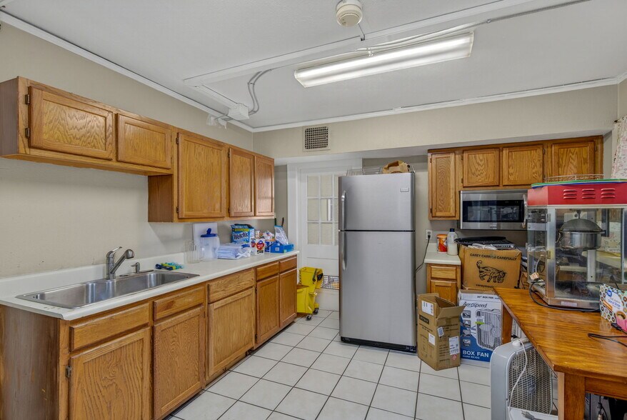 More Photos Of 2 Church St, Travelers Rest Religious Facility For Sale