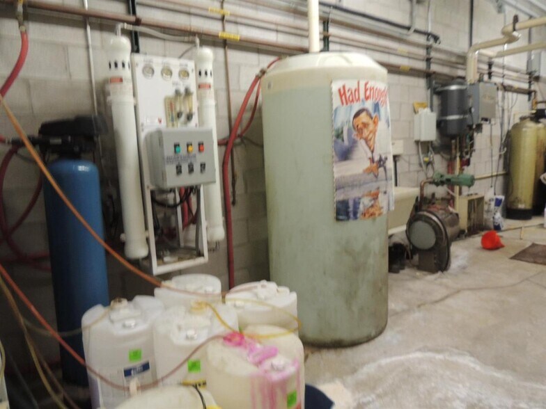 More Photos Of 375 S Main St, Clintonville Specialty For Sale