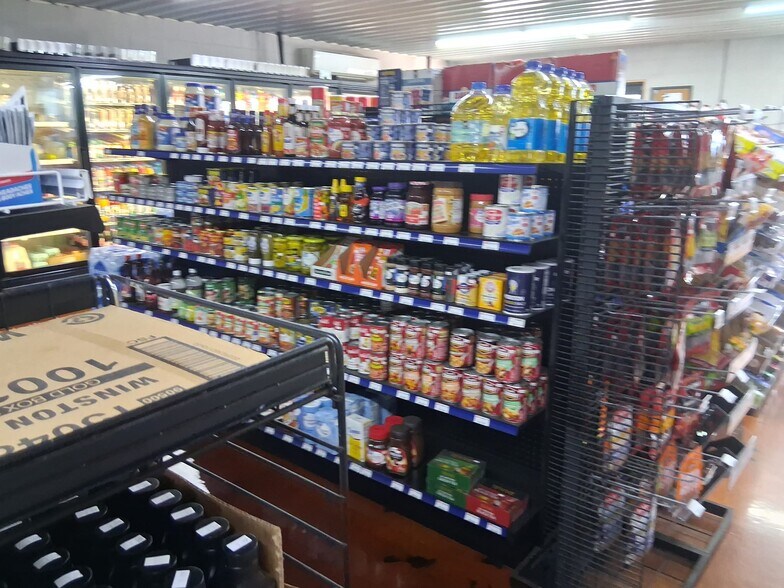 More Photos Of 2013 Tennessee St, Westpoint General Retail For Sale