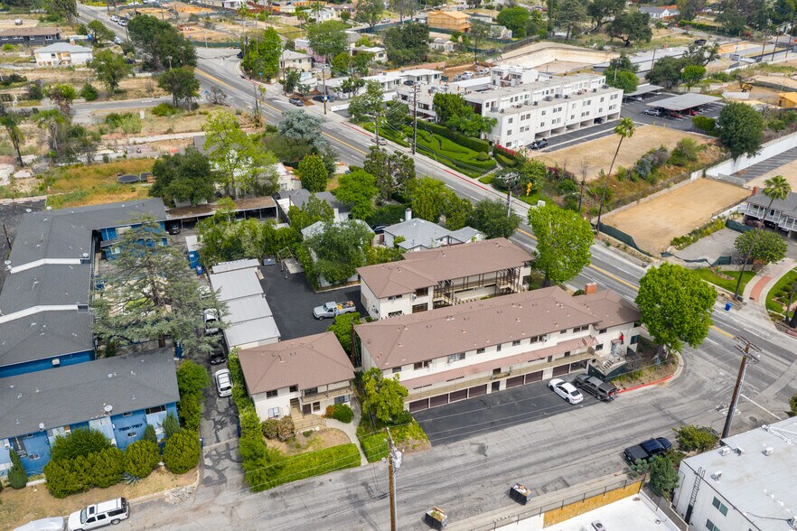 More Photos Of 2629-2643 1/2 Lake Ave, Altadena Apartments For Sale