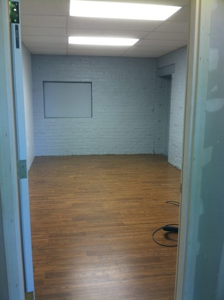 More Photos Of 175 E King St, Ephrata Warehouse For Lease