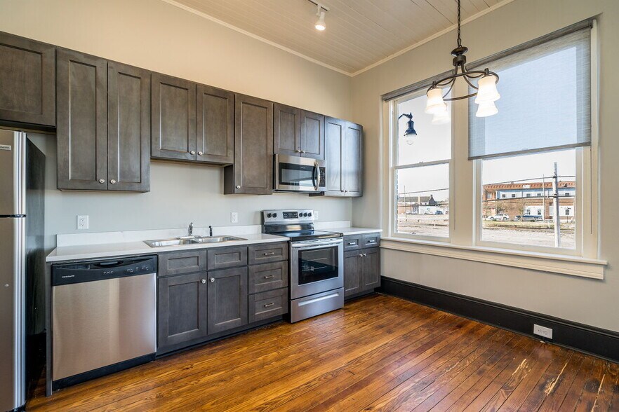 More Photos Of 201 Chatham St, Sanford Office Residential For Sale