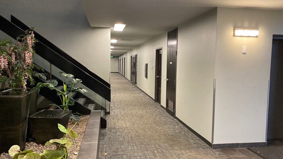 More Photos Of 6851 S Holly Cir, Centennial Office For Lease