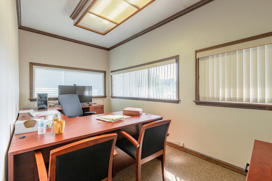 More Photos Of 213 Silver Beach Ave, Daytona Beach Office For Sale