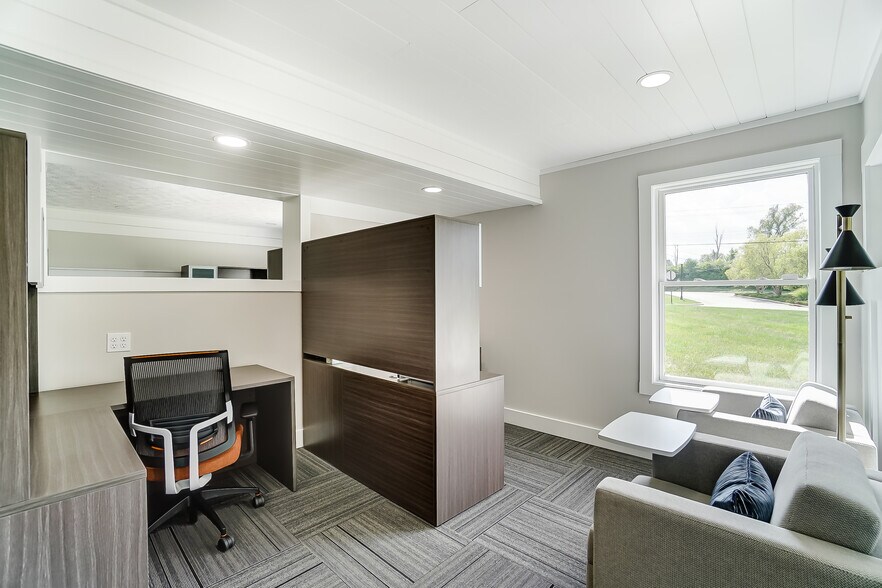 More Photos Of 15 Commercial Way, Springboro Medical For Sale