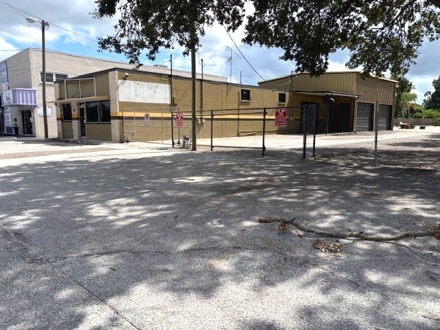 More Photos Of 3642 W Cypress St, Tampa Light Manufacturing For Lease